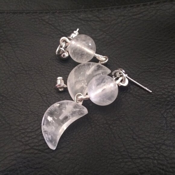Spiritual & Mystical! Feminine Crescent Moon Quartz Earrings! Focus Your Energy! - Picture 6 of 10